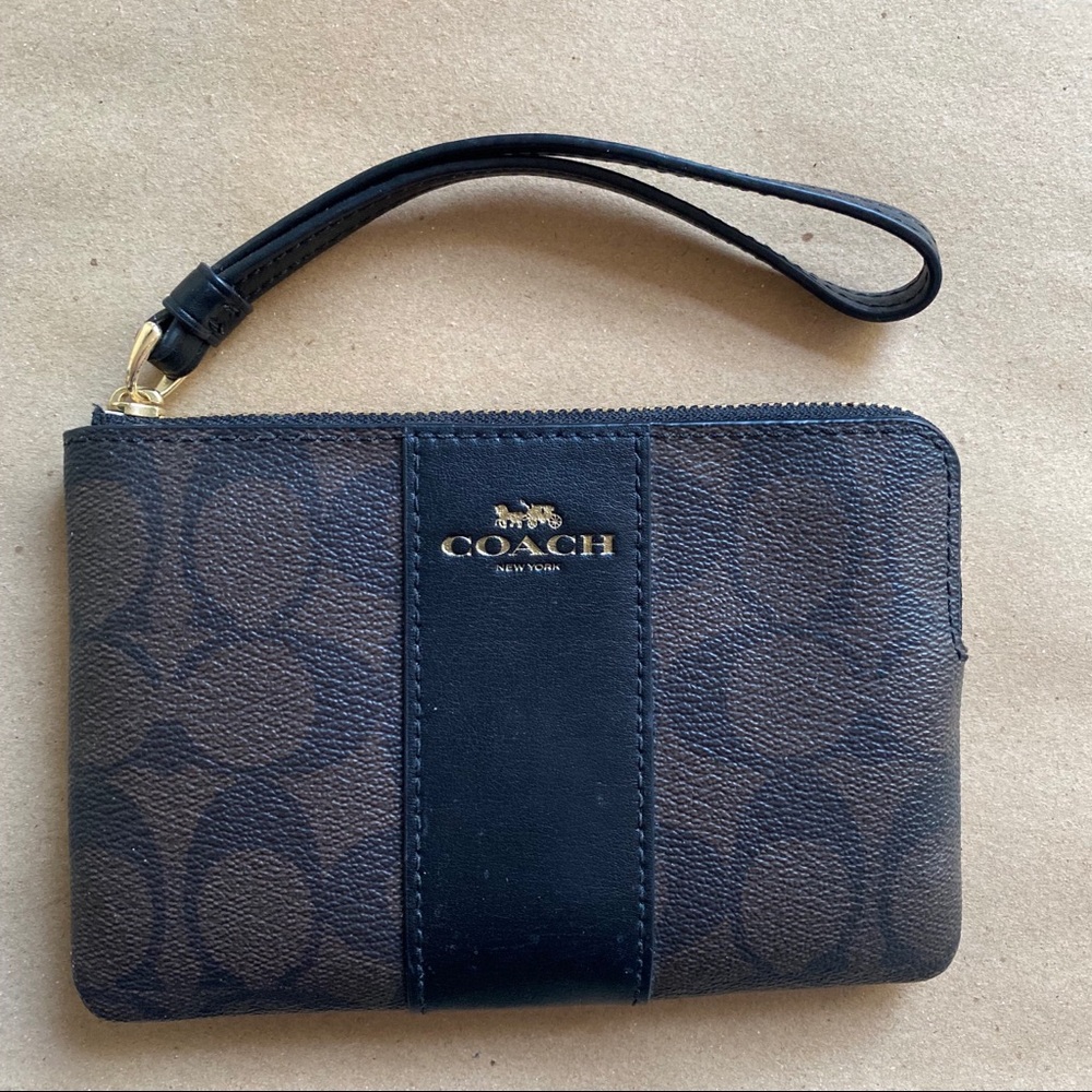 NWOT Coach Wristlet